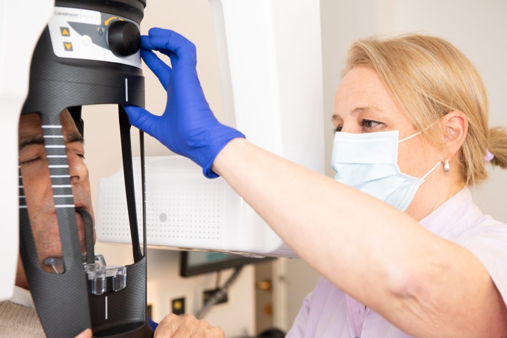 Rigenerazione ossea dentale a Torino: tecniche avanzate e Tooth Transformer